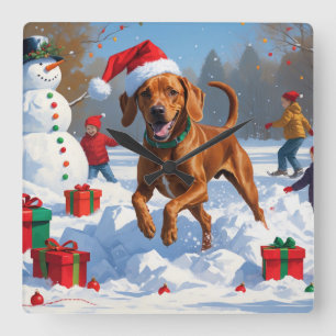 Relógio Quadrado Vizsla Correndo na Neve com Chapéu de Natal