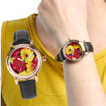 Relógio Red e Daisies Gerber Amarelos Brilhantes<br><div class="desc">Uma cara de relógio colorida divertida adornada com fotografias coloridas de margarida amarela e vermelha de Gerber sobre um fundo preto com a banda de couro da vintage. Os números brancos são um modelo que você pode remover/limpar. Você também pode transferir este design onde ele ajustado apropriadamente para outro produto...</div>