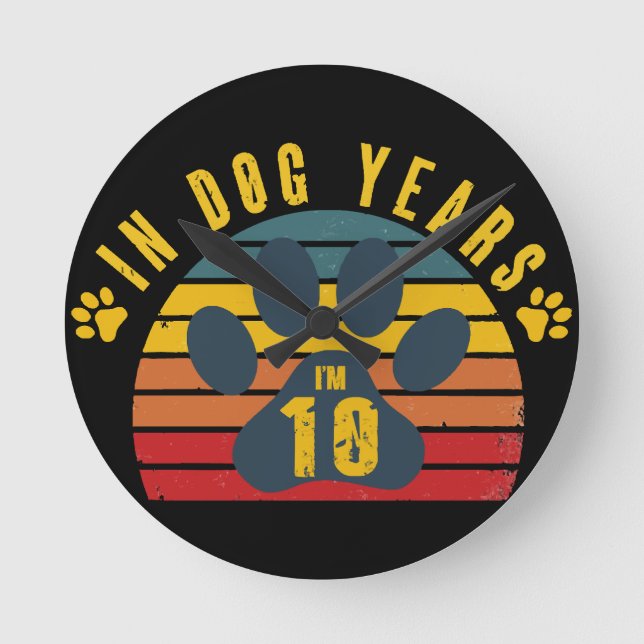 Relógio Redondo 10 Em Anos Caninos  (Frente)