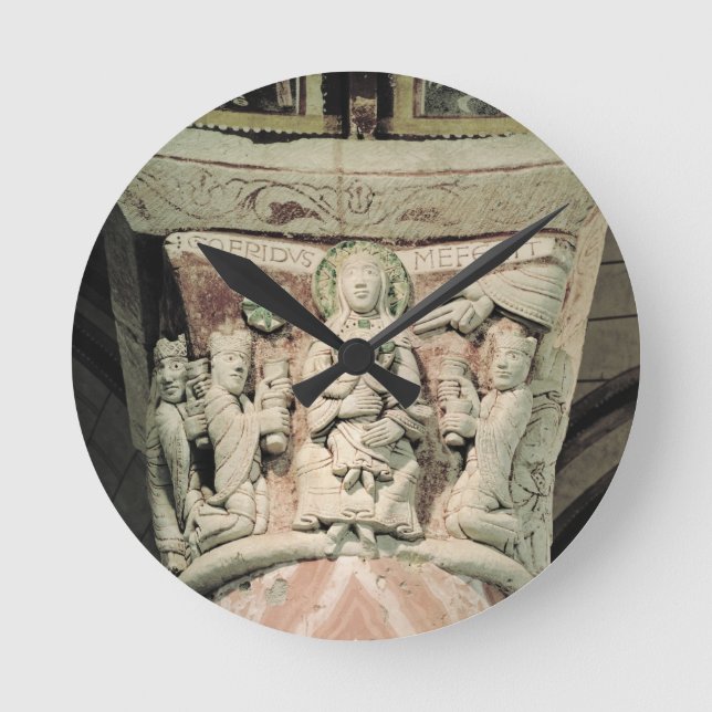 Relógio Redondo A adoração dos Magi, capital de coluna (pedra) (Frente)