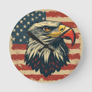Relógio Redondo Águia Vintage com Bandeira Americana – Arte Retro 