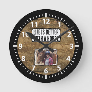 Relógio Redondo Amante do cavalo 1 foto preto branco rústico