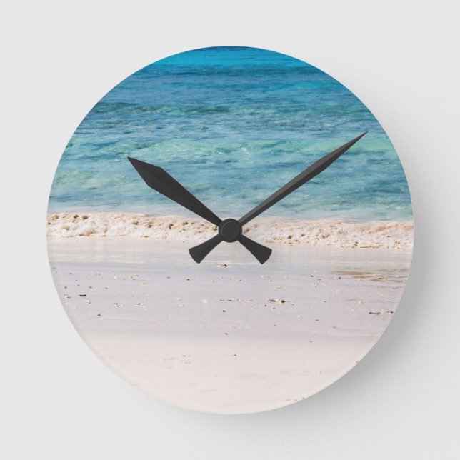 Relógio Redondo Areia branca semelhante e mar azul-turquesa (Frente)