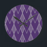 Relógio Redondo Art Deco<br><div class="desc">Este relógio tem um design de diamantes em prata num campo azul.</div>