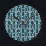 Relógio Redondo Art Deco Domes<br><div class="desc">Este relógio tem um design feito de cúpulas e linhas verticais em prata num campo de azul.</div>