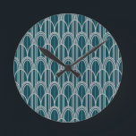 Relógio Redondo Art Deco Domes<br><div class="desc">Este relógio tem um design feito de cúpulas e linhas verticais em prata num campo de azul.</div>