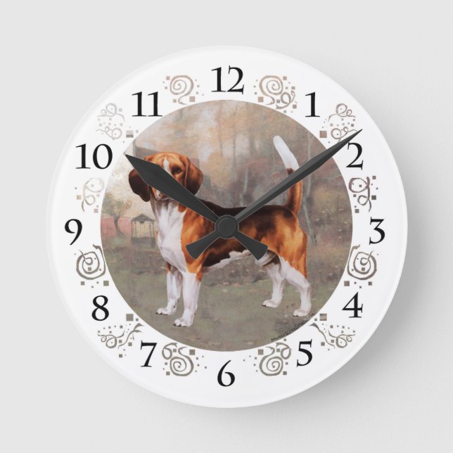 Relógio Redondo Beagle em ambiente rural (Frente)