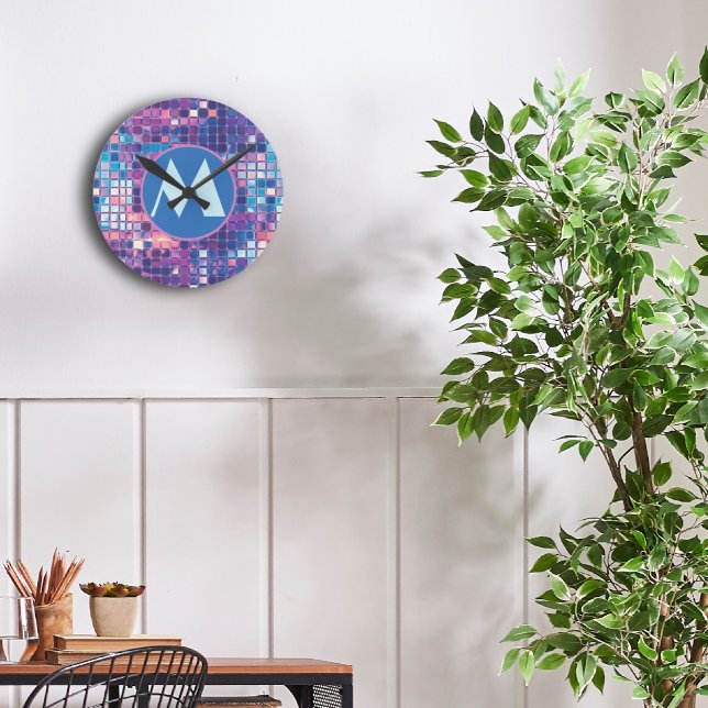 Relógio Redondo Bola de Disco Azul e Roxo do Groovy Personalizada (groovy blue and purple disco ball personalized monogram wall clock)