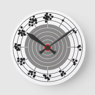 Relógio Redondo Buracos de bala em torno do alvo, um furo por a