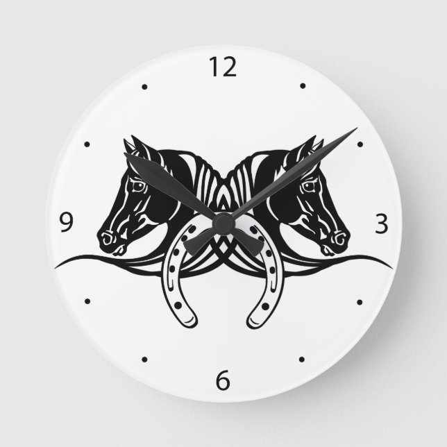 Relógio Redondo cabeças de dois cavalos negros e ferradura (Frente)