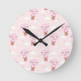 Relógio Redondo Capivara Fofa em Balão de Ar Quente