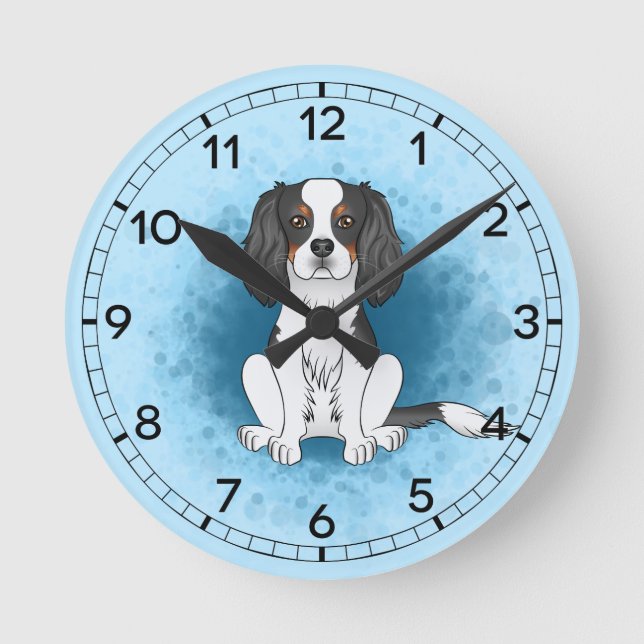 Relógio Redondo Cavalier King Charles Spaniel Tricolor em Azul (Frente)