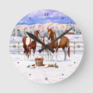 Relógio Redondo Chestnut Pinto Sorrel Paint Quarter Hors Em Neve