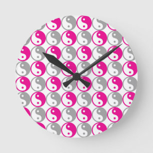 Relógio Redondo Cinza e padrão yin yang rosa