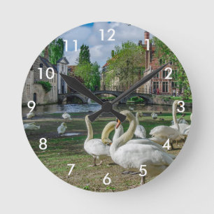 Relógio Redondo Cisnes brancas no centro de Bruges