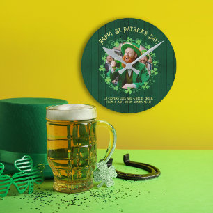 Relógio Redondo Companheirismo de Trevo e Cerveja