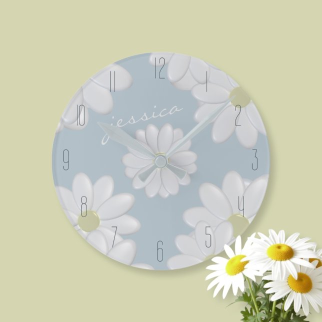 Relógio Redondo Daisies Blue Modern Floral Daisy Clock (A delicate pale sky blue clock with bold bright white daisy flowers. Just add your name)
