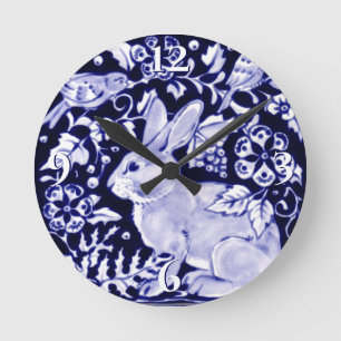 Relógio Redondo Dedham Blue Rabbit, Classic Blue & White Design