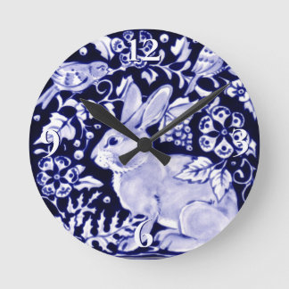 Relógio Redondo Dedham Blue Rabbit, Classic Blue & White Design