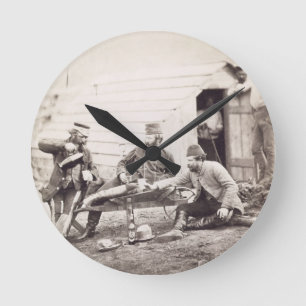 Relógio Redondo Dificuldades no Campo (Coronel Lowe e Capitão B)