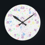 Relógio Redondo Dinamarquês Pastel Rainbow White Terrazzo Numerado<br><div class="desc">Outro relógio feminino de JessicaAmber - pergunte sobre pedidos personalizados! Este relógio de parede divertido apresenta um padrão abstrato terrazzo em púrpura pastel, rosa, verde e amarelo, em um fundo branco. O padrão tem uma vibração jovem, mas saborosa. Há números roxos ao redor da borda em uma fonte ranhosa. Você...</div>