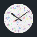 Relógio Redondo Dinamarquês Pastel Rainbow White Terrazzo Numerado<br><div class="desc">Outro relógio feminino de JessicaAmber - pergunte sobre pedidos personalizados! Este relógio de parede divertido apresenta um padrão abstrato terrazzo em púrpura pastel, rosa, verde e amarelo, em um fundo branco. O padrão tem uma vibração jovem, mas saborosa. Há números roxos ao redor da borda em uma fonte ranhosa. Você...</div>