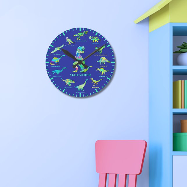Relógio Redondo Dinossauros com nomes verde azul personalizado (Dinosaurs with names green and blue personalized name wall clock)