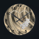 Relógio Redondo Dourado,Verde,Marfim,Azul, Seda e Pérolas<br><div class="desc">Dourado,  verde,  marfim,  azul,  seda e pérolas decoradas com a Tuberose Mexicana. São flores brancas cerosas que têm uma fragrância rica sedutora e suculenta.</div>