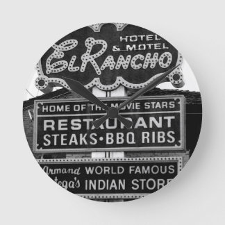 Relógio Redondo El Rancho Hotel Sign