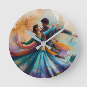Relógio Redondo ✨Elegante Dança Kathak de Casal em Arte em Aquarel