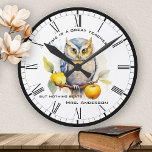Relógio Redondo Encantador de Coruja de Aquarela Funny<br><div class="desc">Wall clock com uma pintura aquosa de coruja com seus textos personalizados. A indicação de hora é opcional. Abaixo do nome do professor está um objeto retangular para bloquear os números de horas. Você pode dimensioná-lo ou excluí-lo de acordo com as suas necessidades (no editor avançado). Um belo presente para...</div>