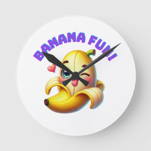 Relógio Redondo Engraçado Design de Winking Banana para diversão e