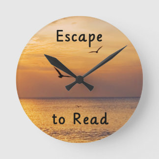 Relógio Redondo Escape to Read Wall Clock | Book Lover Quote