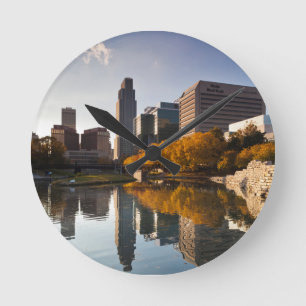 Relógio Redondo EUA, Nebraska, Omaha, Gene Leahy Mall, Skyline