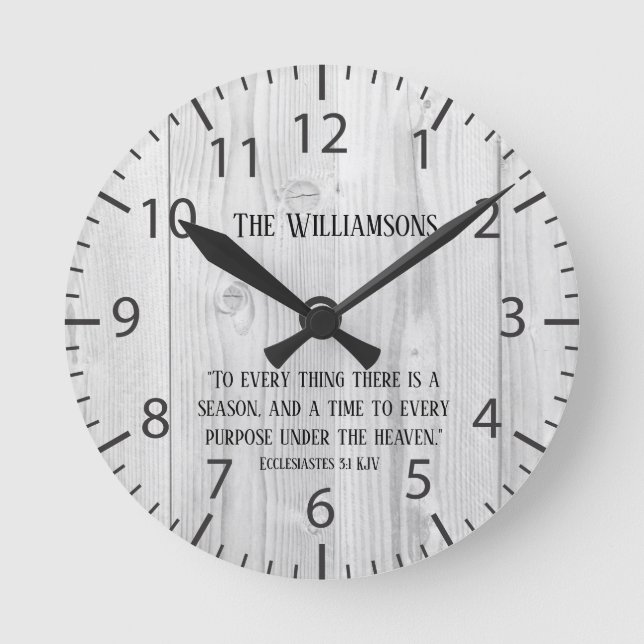 Relógio Redondo Farmhouse Rustic Wood Time Scripting Família Verse (Frente)