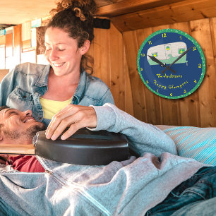 Relógio Redondo Feliz Glamper Verde Vintage Trailer de Presença En