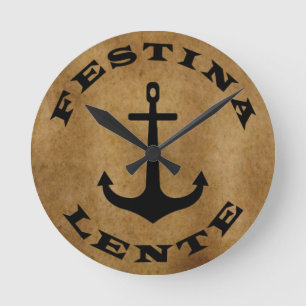 Relógio Redondo festina lente, frase latina