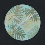 Relógio Redondo Folhas tropicais desbotadas<br><div class="desc">"Faded Tropical Leaves I" de Jade Reynolds. Apresenta uma coleção de folhas tropicais num design desbotado.</div>