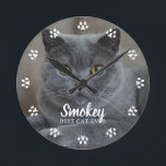 Relógio Redondo Foto do Cat Personalizada<br><div class="desc">Gatos deixam pegadas no seu coração. Mostre sua foto favorita de gato com este lindo relógio personalizado perfeito para a Melhor Mãe Gata/Pai do Mundo.</div>