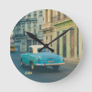 Relógio Redondo Fotografia de Rua de Carro Clássico Antigo Havana