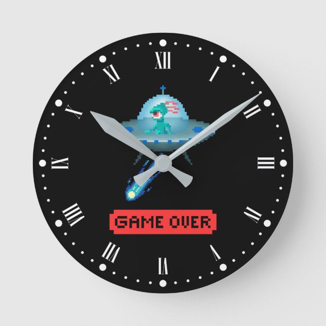 Relógio Redondo 'Game Over' Alien Voando UFO Espaçonave, Pixel Art (Frente)