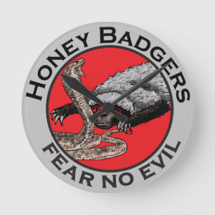Relógio Redondo Honey Badger vs Snake Slogan Fear no Evil Badass