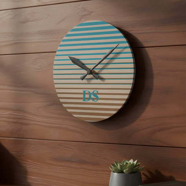 Relógio Redondo Horizontal Stripes Castanho e Monograma Azul (clock with monogram)
