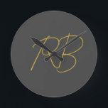 Relógio Redondo Iniciais de Monograma de Cor Dourada da Cinza Mode<br><div class="desc">Design Extreme minimalista. Eu recomendaria à família e aos amigos. Muito feliz.</div>