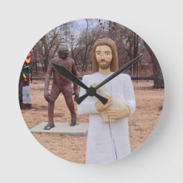 Relógio Redondo Jesus e Pé Grande