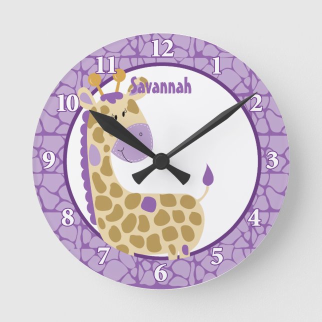 Relógio Redondo Jungle Giraffe Wall Clock (Roxo) Adicionar um Nome (Frente)