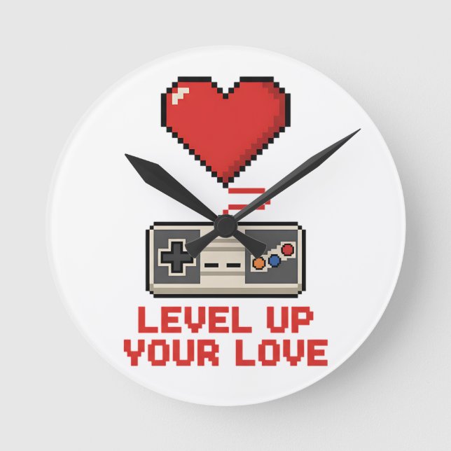Relógio Redondo Level Up Your Love, Retro Pixel Gaming Design (Frente)