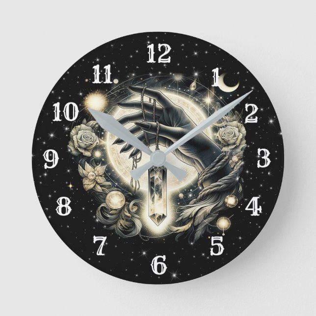 Relógio Redondo Mão Segurando um Cristal sob a Lua (Frente)