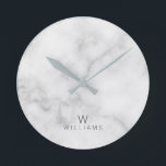 Relógio Redondo Mármore Branco com Monograma e Nome Personalizados<br><div class="desc">Mármore branco com monograma personalizado e nome com monograma e nome na cinza estilo de fonte sans serif moderno em fundo de mármore branco.

Perfeito como presente de casa,  presente de casamento,  presente de feriado,  presente de reunião familiar e presente para qualquer ocasião especial.</div>
