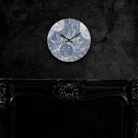 Relógio Redondo Mística Solar | Lua azul-poeirenta Estrelas dourad<br><div class="desc">Sol celestial de prata moderna, lua, estrelas e glifos místicos são compensados por um fundo de cinza impermeável. Este maravilhoso padrão sem falhas apresenta um gradiente de abstrato unisex (ainda que feminino) dinâmico que adiciona um pop perfeito de cor. Para personalizações ou outras cores, visite o justFharryn ou contate o...</div>